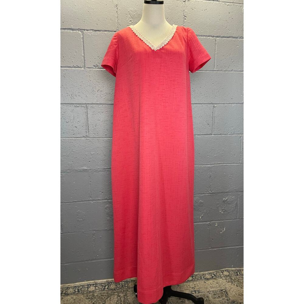Vintage 1970s Hot Pink Polyester Slub Knit Kaftan Silver Sparkle Trim LG Volup